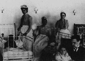 Pediatric Ward, Bellevue Hospital, New York, 1900, courtesy Smithsonian Institution